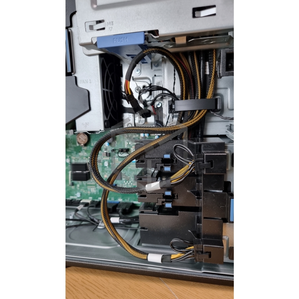 DELL T5820